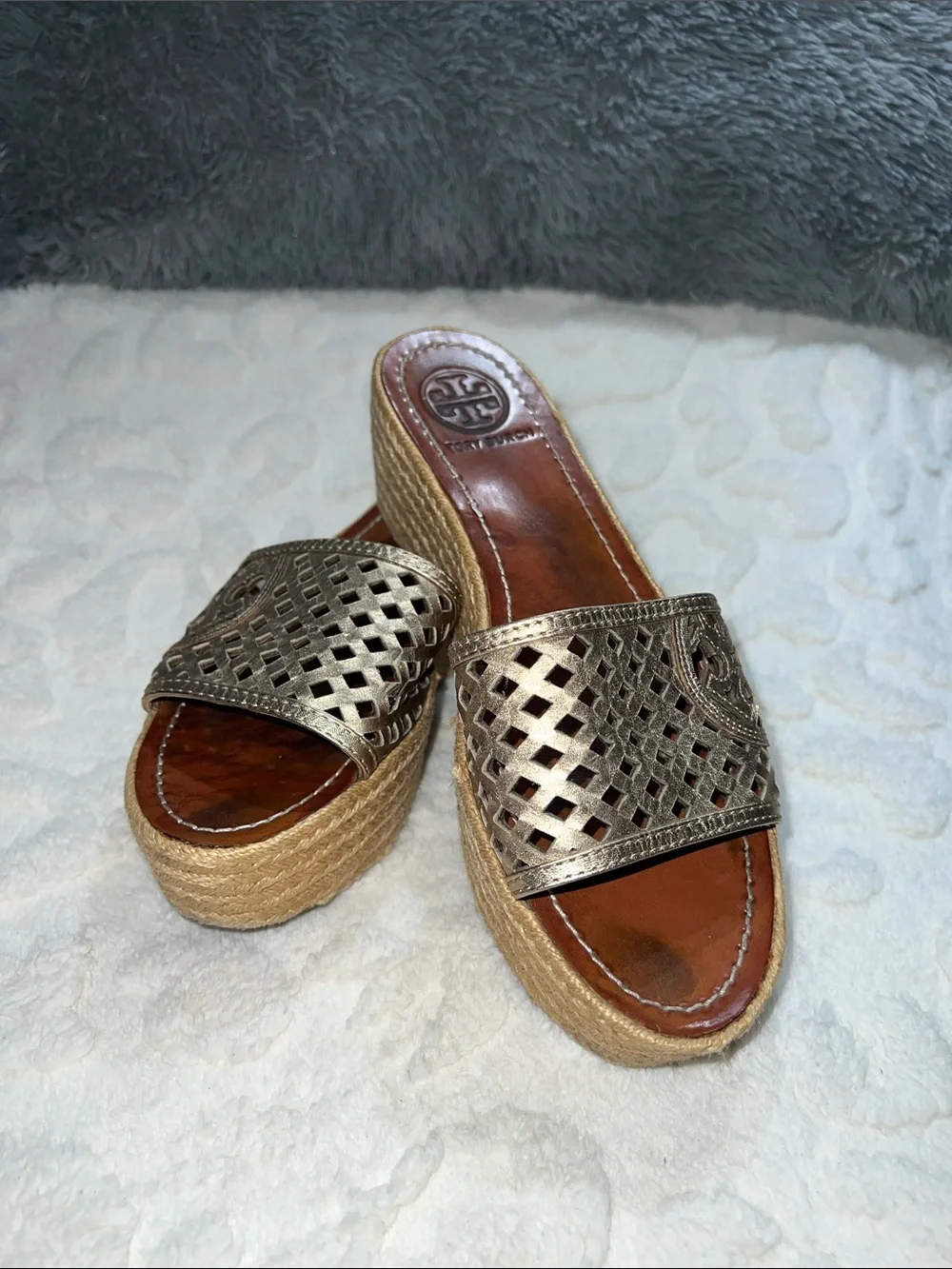 Tory Burch Thatched Perforated Cutout Espadrille Wedge, Gold Metallic Size 8